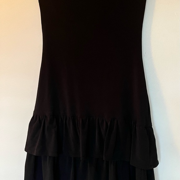Stretch tube  dress with ruffles at the bottom - Picture 4 of 6